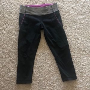 Lululemon black calf length size 6